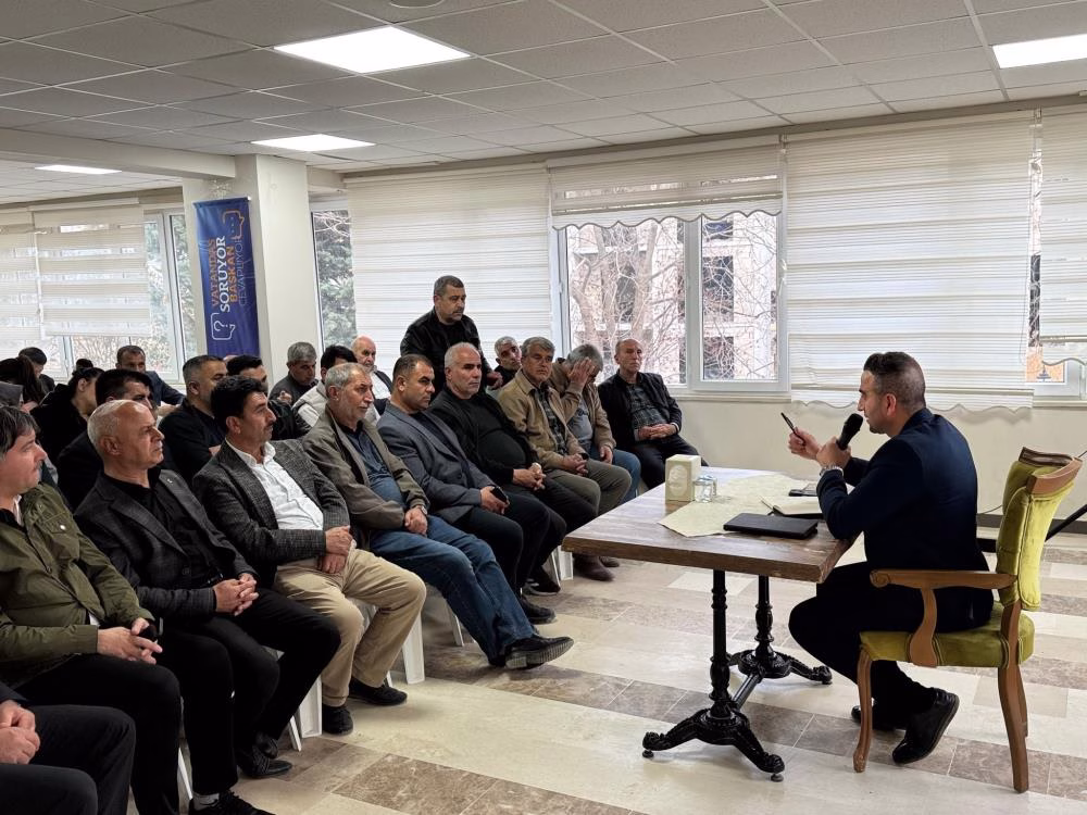 Akçadağ’da Vatandaş Sordu, Başkan Ulutaş Cevapladı Malatya’nın Akçadağ ilçesinde Belediye Başkanı Hasan Ulutaş, seçim döneminde vaat