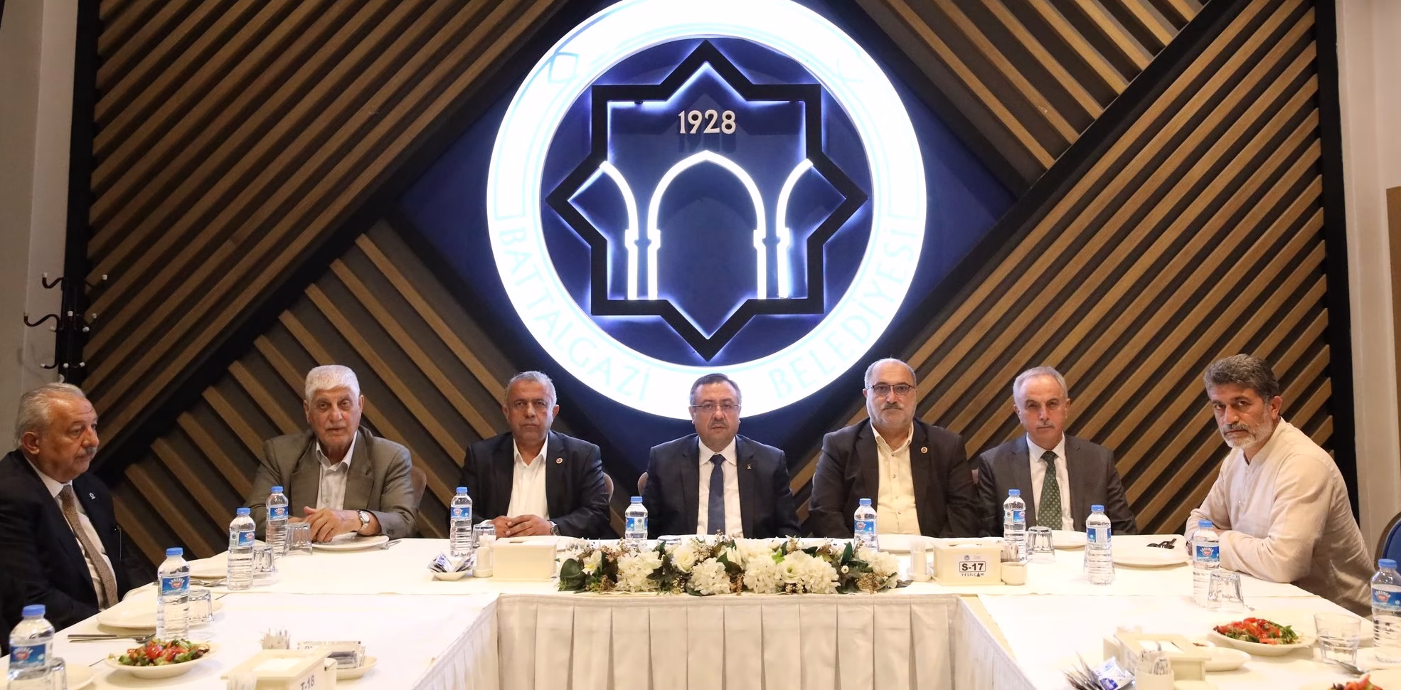 İl Başkanı Bakan, Battalgazi Mahalle Muhtarlarıyla Buluştu [kanews-title title=”AK Parti Malatya İl Başkanı Ali Bakan, Battalgazi ilçesinde