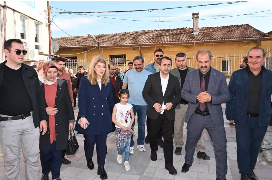 Akçadağ’da Ortak Akıl Toplantısı [kanews-title title=”Ak Partili Vekiller ve Yöneticiler ilçelerde halkın sorunlarını dinliyor,