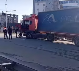 Çevreyolu Sanayi kavşağındaki trafik kazasında 1 kişi hayatını kaybetti. 25