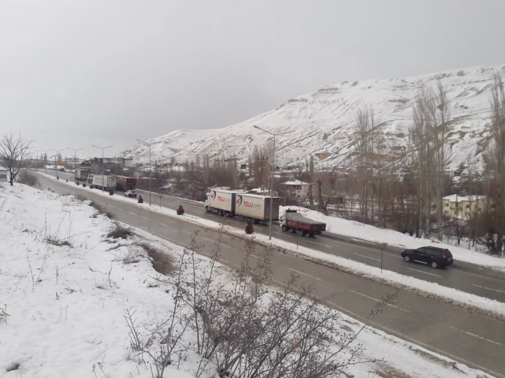 Malatya, son günlerde etkili olan lokal kar yağışı ve sağanak