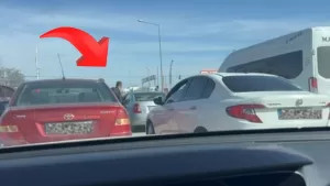 Malatya’da trafikte yol verme kavgası nedeni ile aracından inen sürücü,