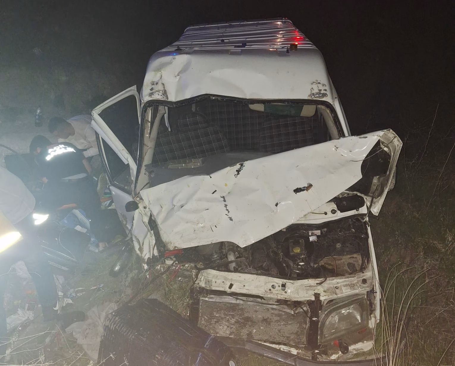 Arapgir’de Kaza: Minibüs Şarampole Yuvarlandı Kontrolden çıkan Minibüs şarampole yuvarlandı 8 Yaralı Malatya’nın Arapgir ilçesinde