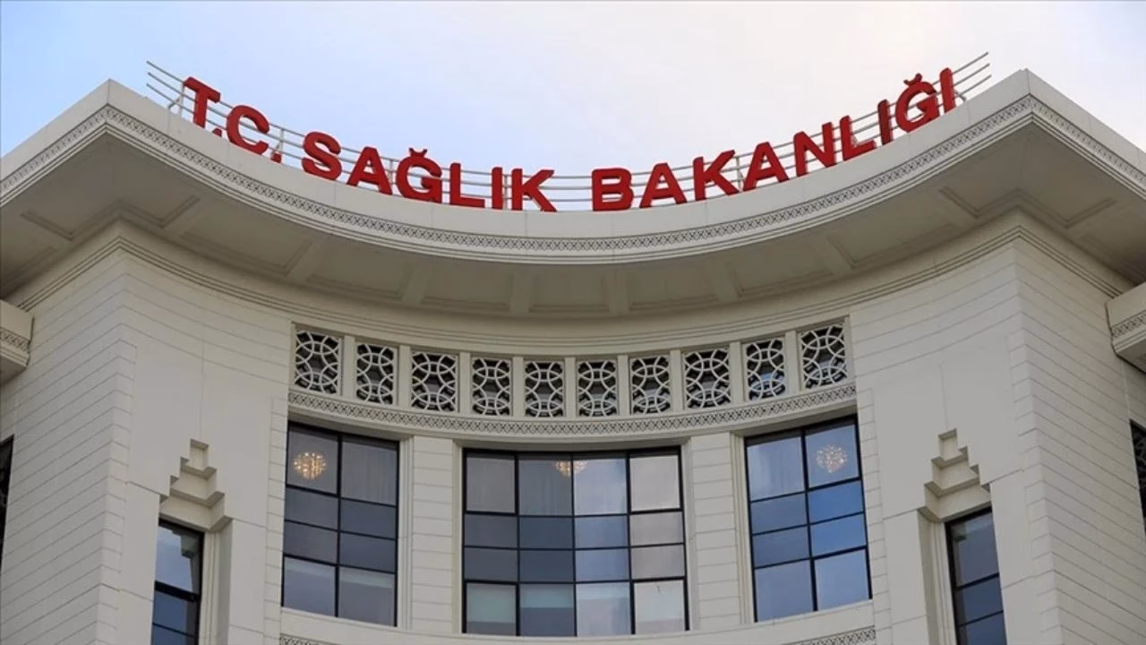 Sağlık Bakanlığı 2025 Yılı İçin 37 Bin Personel Alımı Yapacak Sağlık Bakanlığı, 2025 yılı personel alımı kapsamında hem sözleşmeli personel