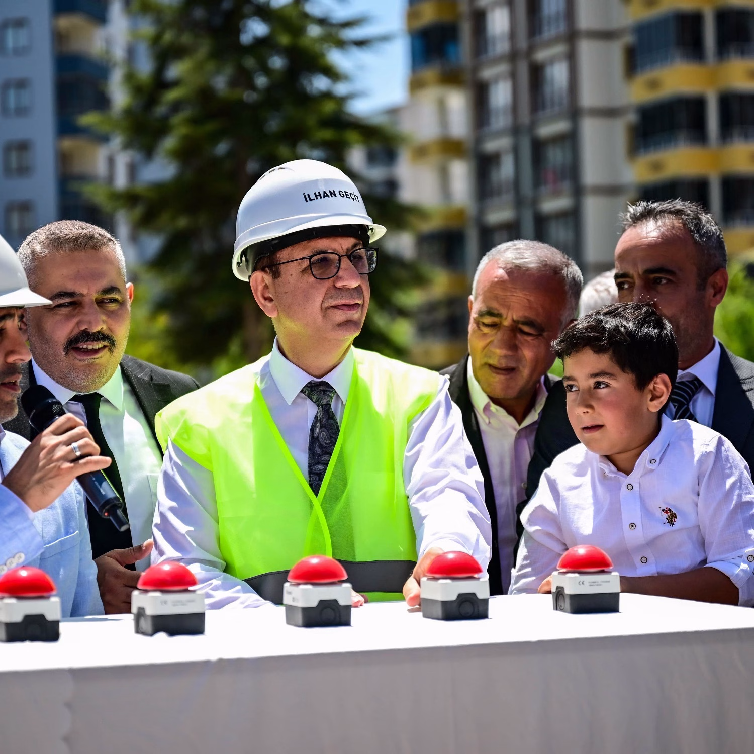 Başkan Geçit’in ‘Taziye Evi’ Projesi Gerçeğe Dönüştü Yeşilyurt Belediye Başkanı Prof. Dr. İlhan Geçit’in yeni dönem vaatlerinden