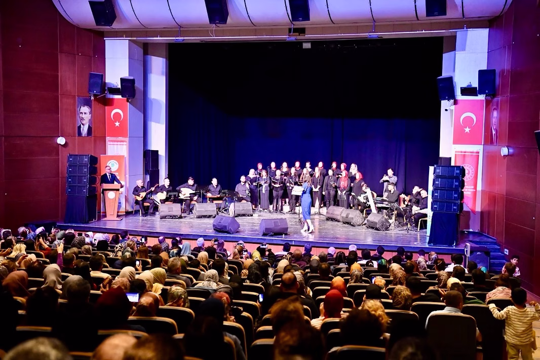 Anneler Günü’Konseri Büyük İlgi Gördü! Malatya’da ilk kez Yeşilyurt Kent Konseyi bünyesinde kurulan, ev hanımından