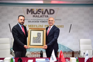Malatya Büyükşehir Belediye Başkanı Sami Er, MÜSİAD Malatya Şubesi tarafından