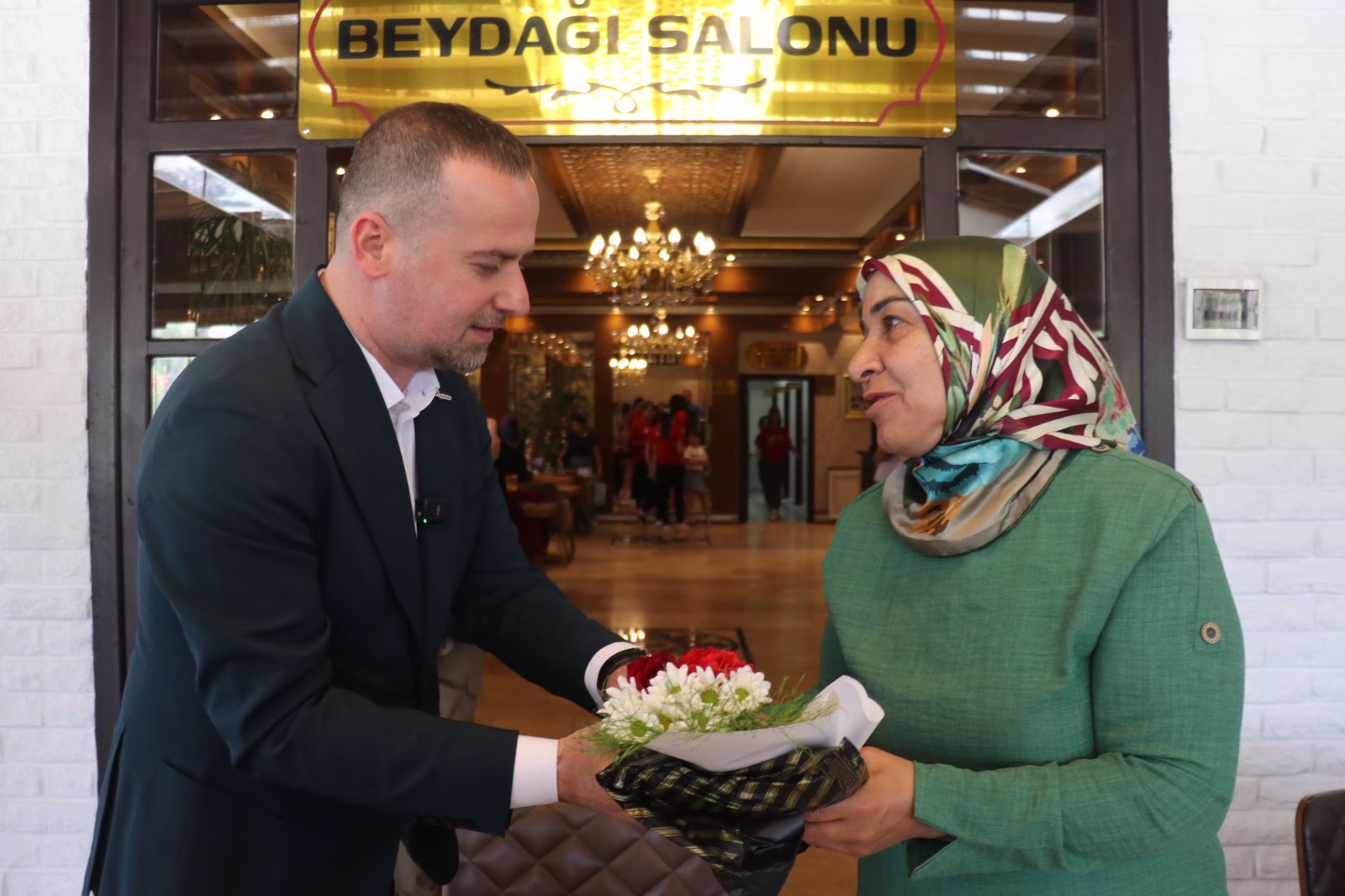 Maginder Şehit Anneleriyle Anneler Günün’de Buluştu Maginder başkanı Salih Karademir, şehit annelerinin vatan için yaptığı fedakarlıkları