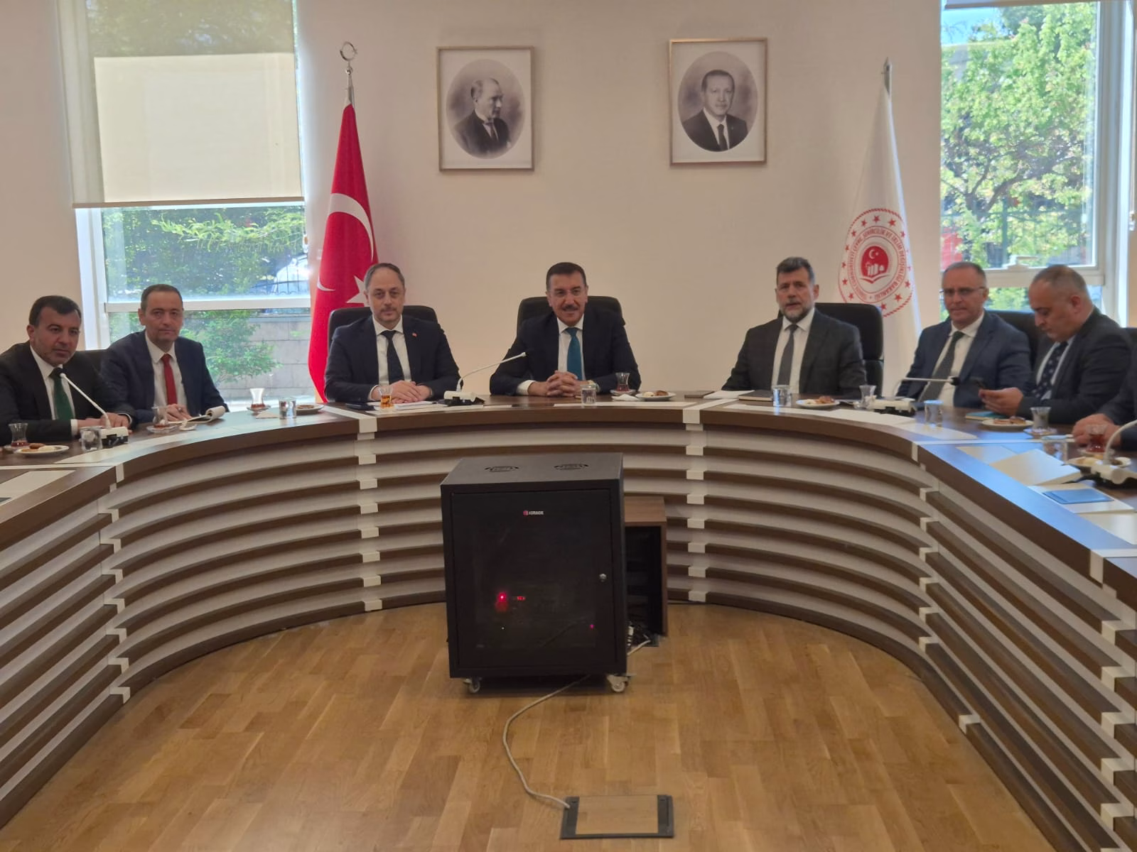 Pütürge Belediye Başkanı Mikail Sülük, beraberinde ilçedeki muhtarlarla birlikte Ankara’da