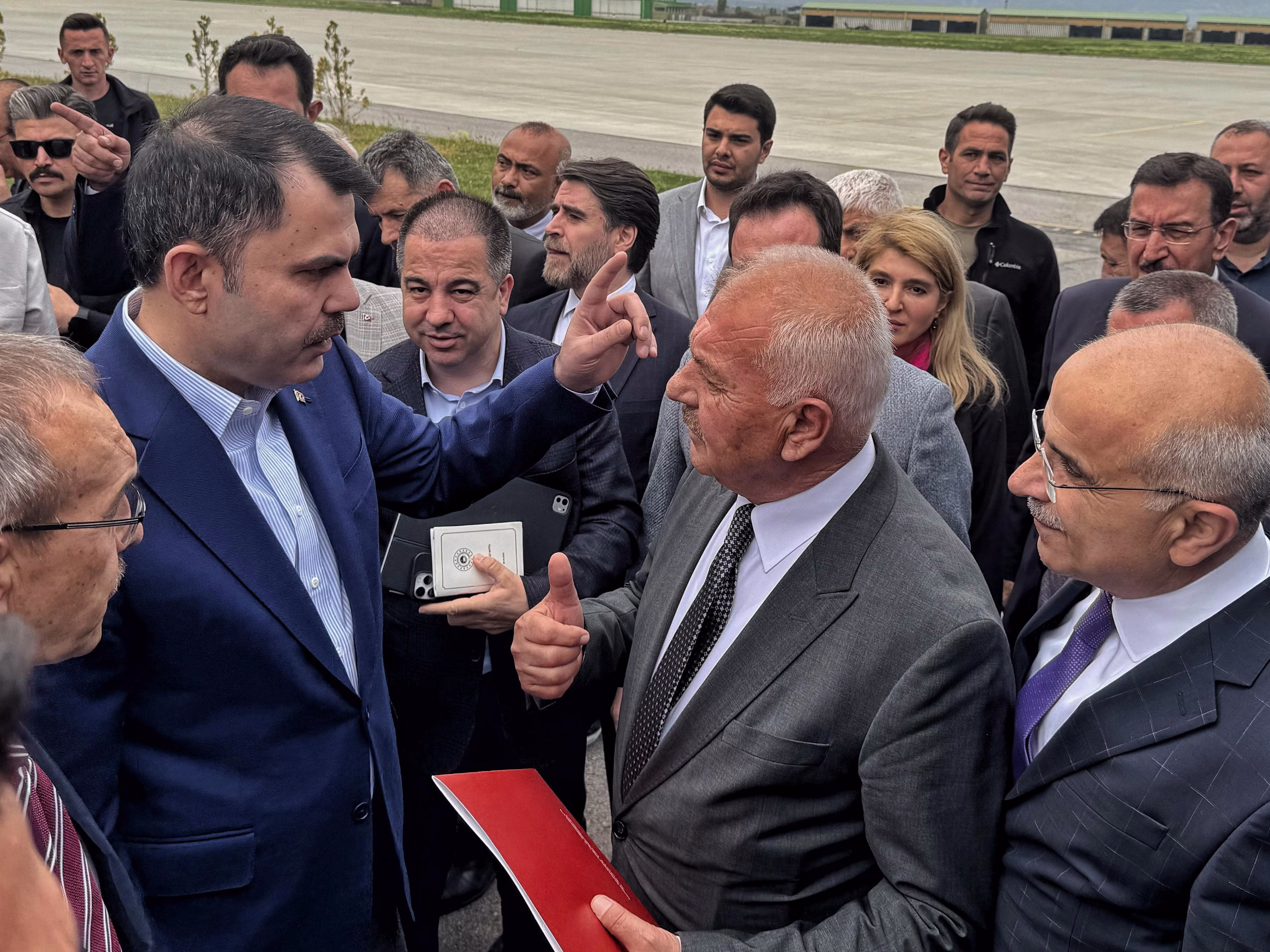 Bakan Kurum’dan Doğanşehir’e 500 bin Euro kredi ve destek sözü Çevre Şehircilik ve İklim Değişikliği Bakanı Murat Kurum’un Malatya ziyaretinde
