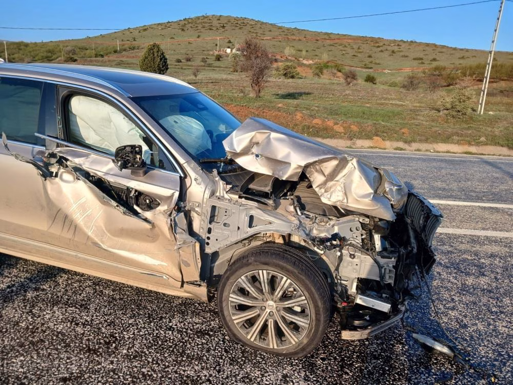 Malatya’da Trafik Kazası: Bir Kişi Yaralandı Malatya’nın Doğanşehir ilçesi, Savaklı Mahallesi mevkiinde sabah saatlerinde meydana gelen