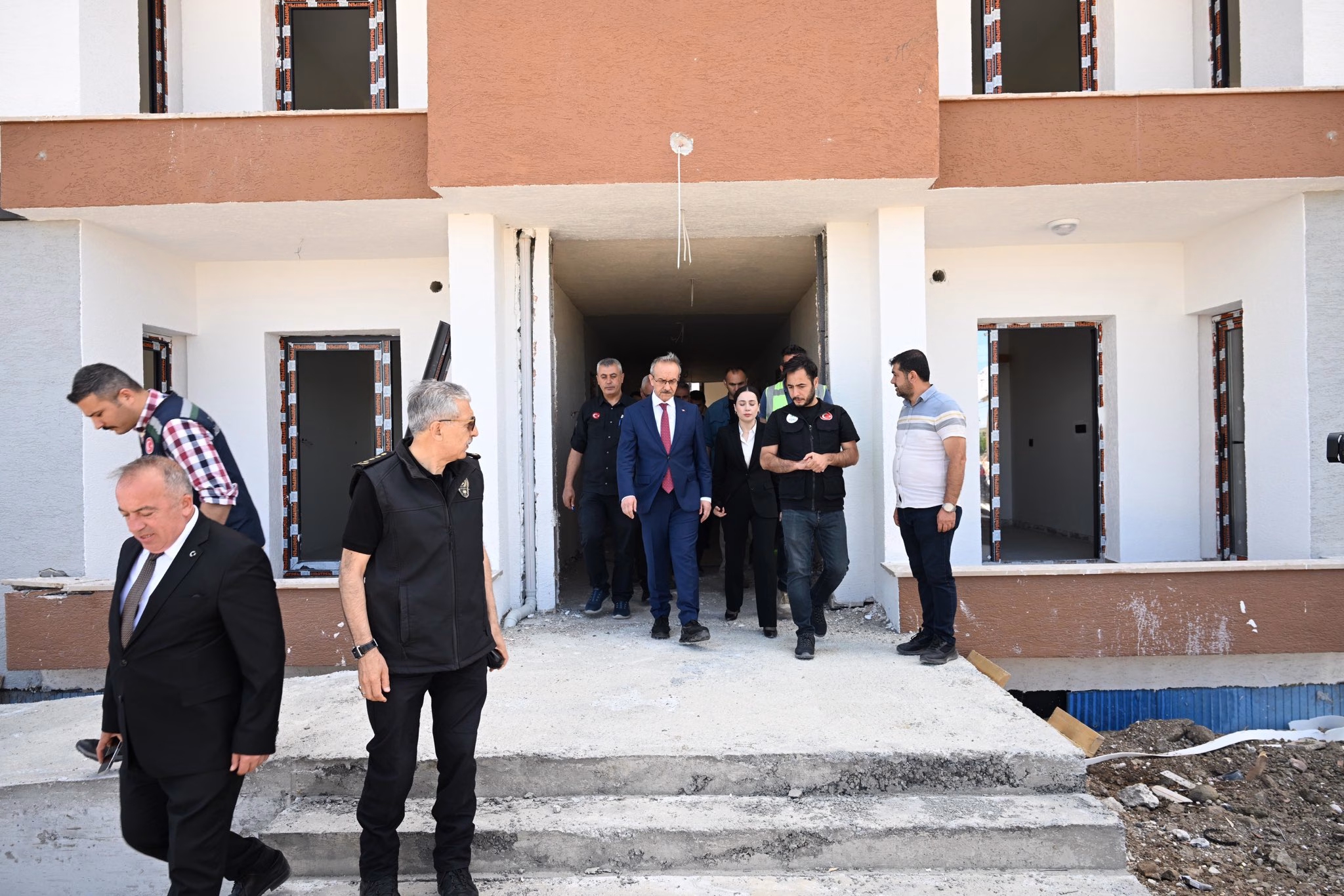 Vali Seddar Yavuz, Arguvan ilçesini ziyaret ederek mahalle muhtarlarıyla bir