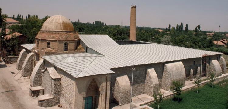 Anadolu’nun kadim şehirlerinden biri olan Malatya, sadece tarihiyle değil, ismiyle