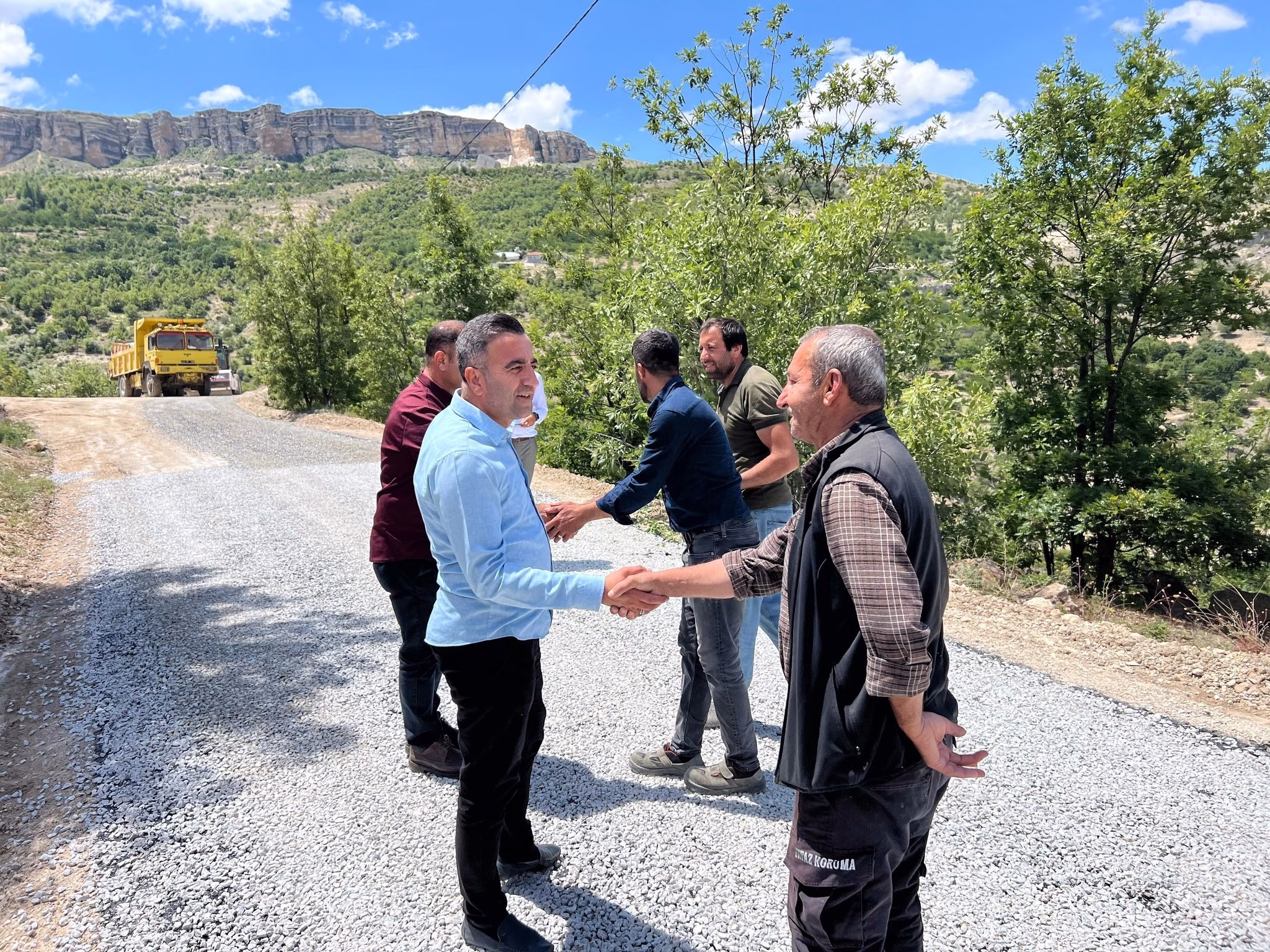 Malatya’nın Akçadağ ilçesinde kırsal mahallelerde başlatılan yol yapım ve asfaltlama