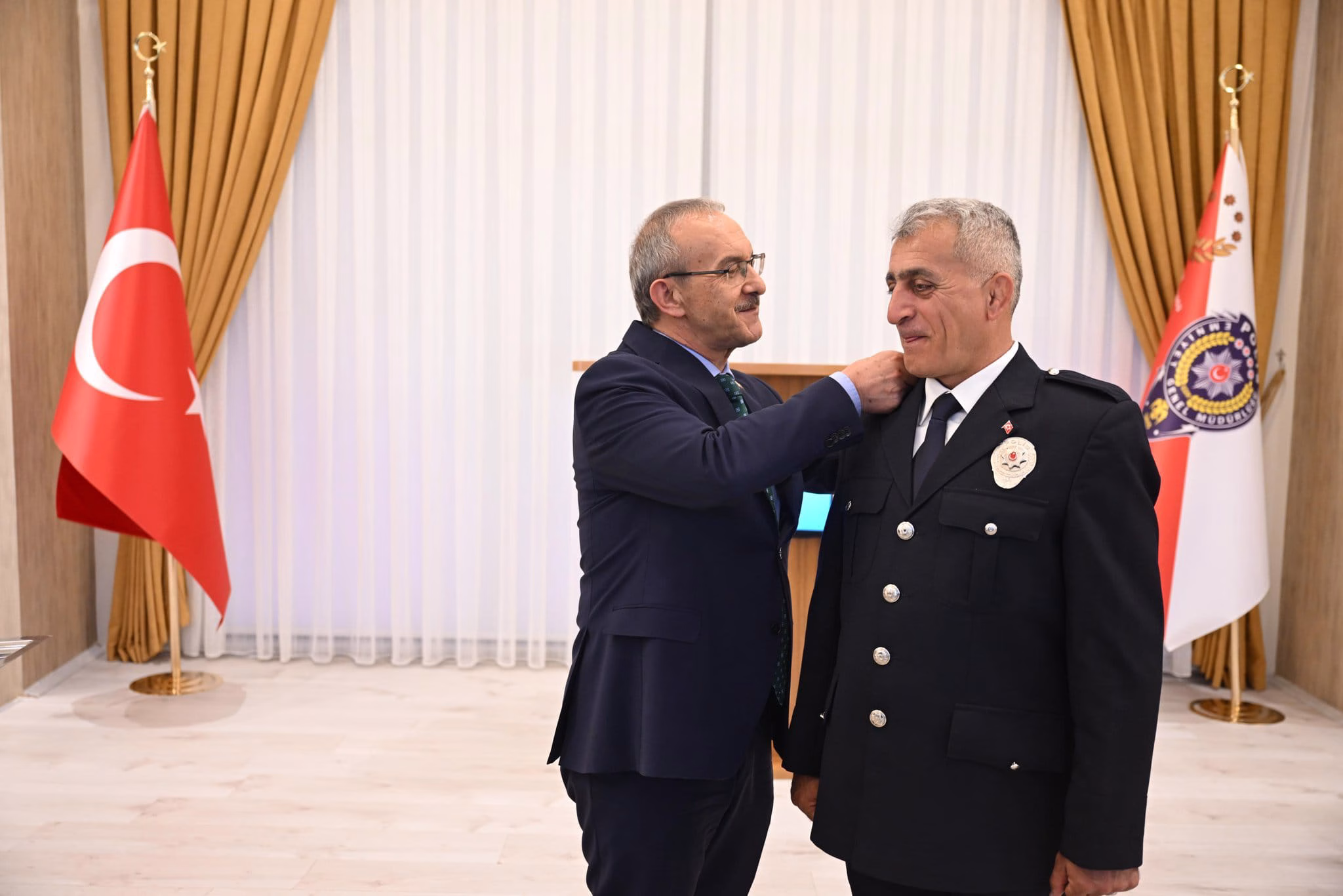 Malatya İl Emniyet Müdürlüğü’nün 2025 yılı rütbe terfi töreni, Vali