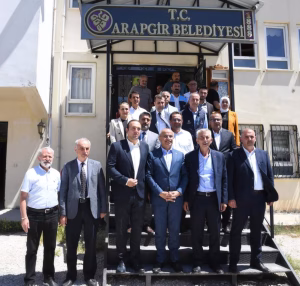 Malatya Büyükşehir Belediye Başkanı Sami Er, Arapgir ilçesinde gerçekleştirdiği ziyaretlerde,