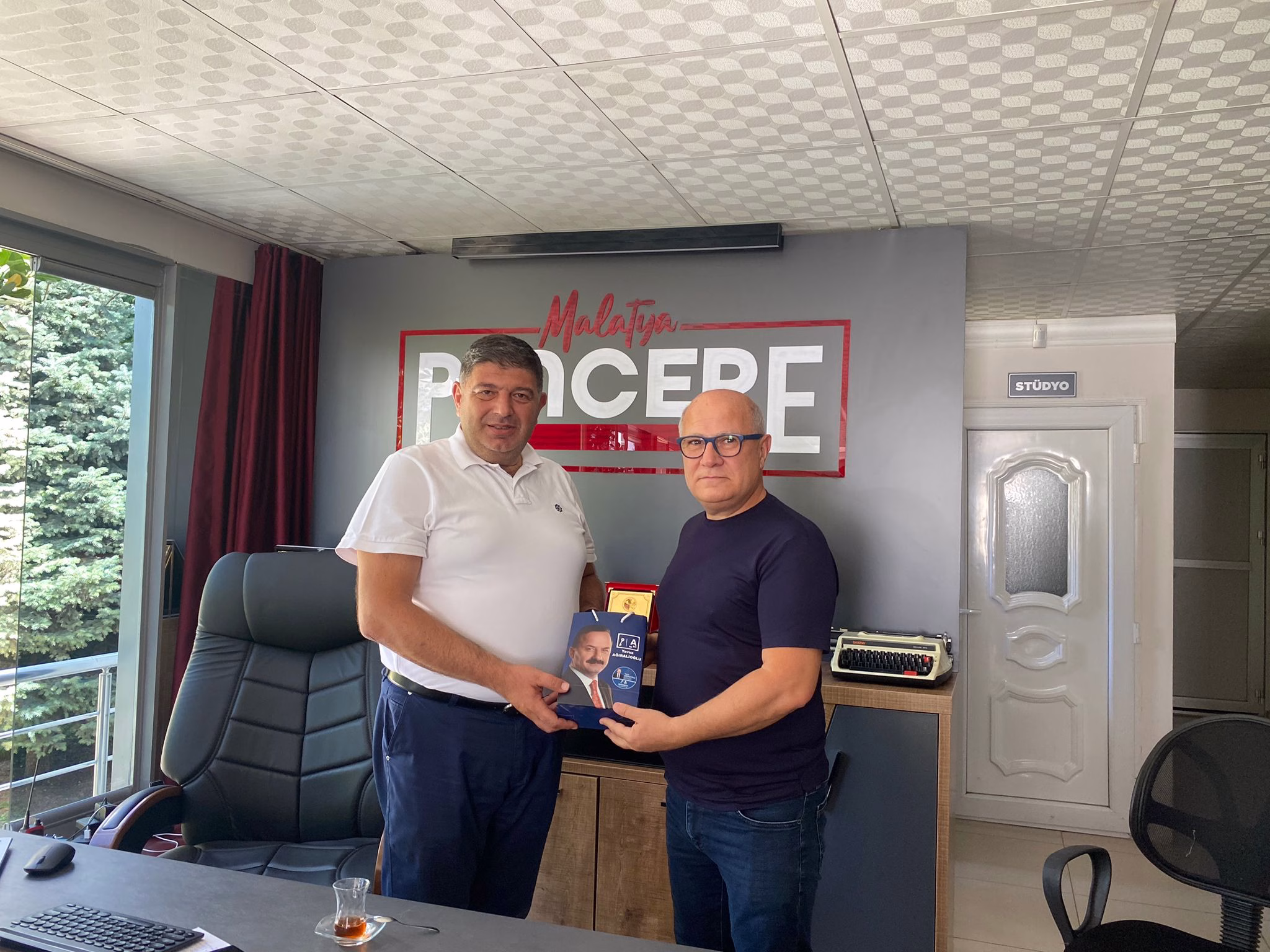 Anahtar Parti Battalgazi İlçe Başkanı Erhan Yağlıcı ve beraberindeki yönetim