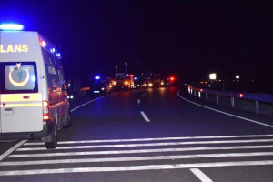 Malatya-Adıyaman karayolu üzerinde kontrolden çıkan bir minibüsün yan yatması sonucu