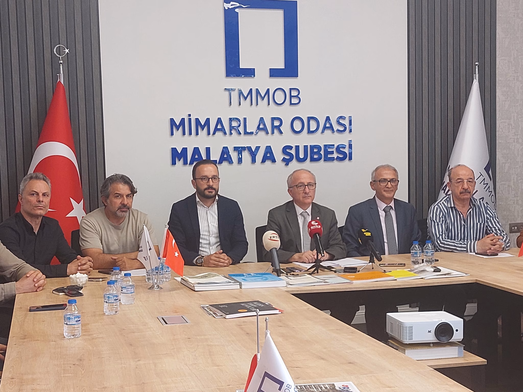 Malatya’da Mimarlar Odası’ndan Kritik Uyarılar Tores Dinçöz: “Yeni Yapılar Kent Belleğini Yok Ediyor” Mimarlar Odası