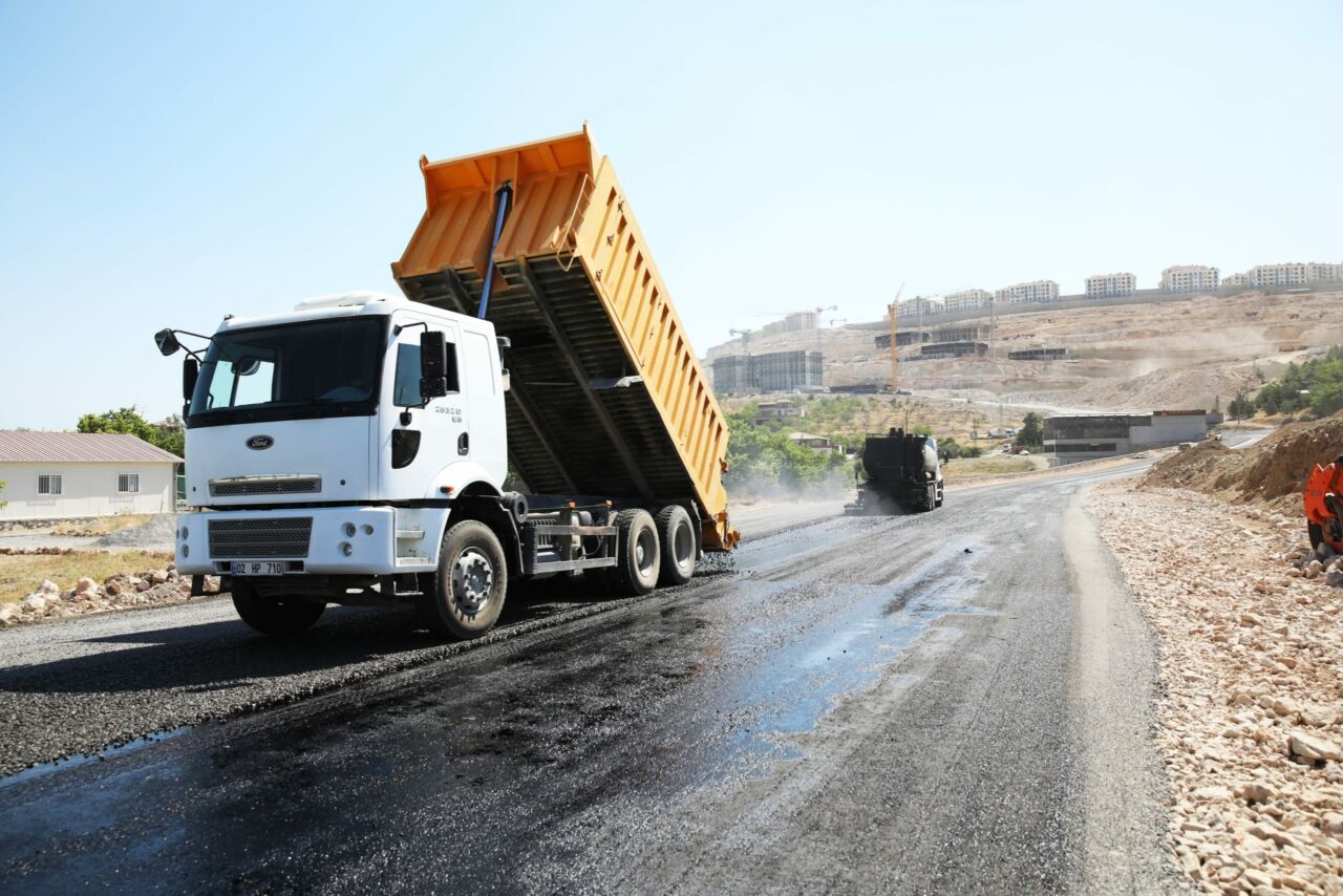 Battalgazi’de Asfalt Seferberliği Devam Ediyor: Ulaşım Altyapısı Güçleniyor Battalgazi Belediyesi,