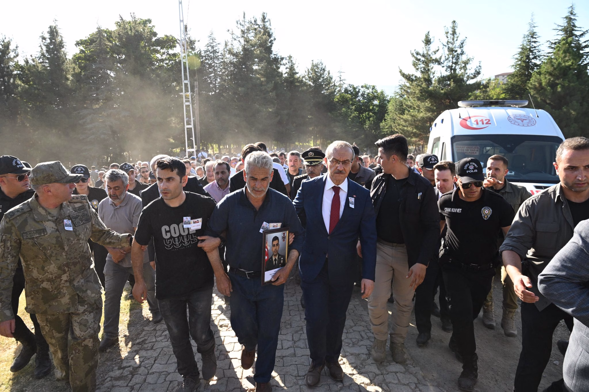 Pençe-Kilit Harekâtı bölgesinde sürdürülen arama-tarama faaliyetleri sırasında mağarada sıkışan metan