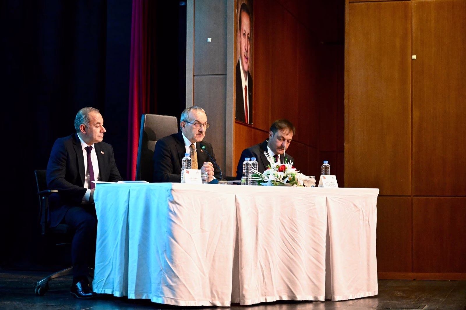 Malatya’da Sahipsiz Sokak Hayvanları İçin Tedbir Toplantısı Vali Seddar Yavuz başkanlığında gerçekleştirilen toplantıda halk sağlığı, çevre düzeni