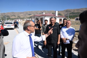 Vali Seddar Yavuz, Kale ilçesini ziyaret ederek mahalle muhtarlarıyla bir