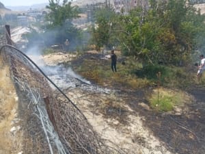 Malatya’nın Darende ilçesinde Zaviye Mahallesi’nde çıkan bahçe yangını, itfaiye ekiplerinin