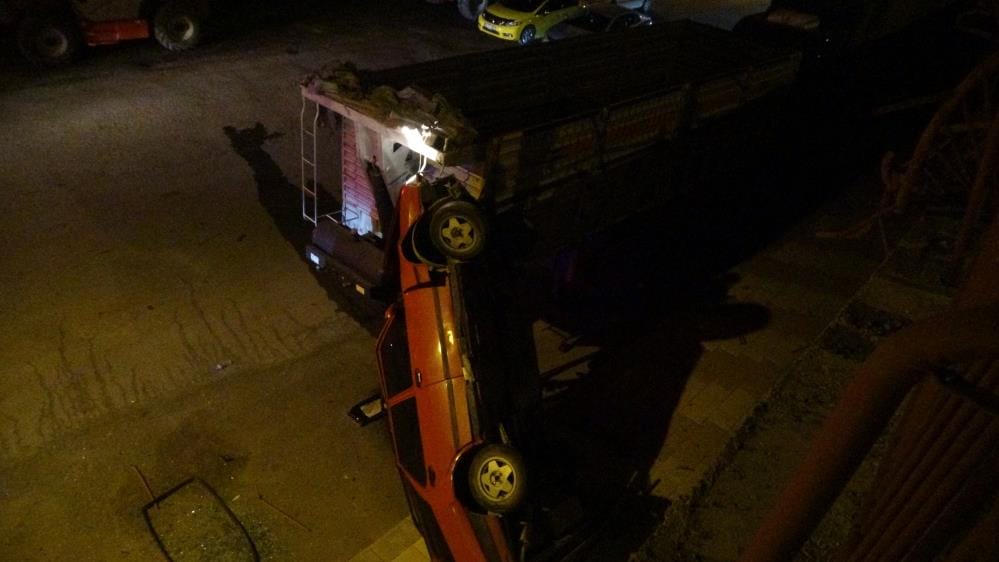 Battalgazi’de Otomobil 5 Metreden Uçtu: 1 Yaralı Malatya’nın Battalgazi ilçesinde