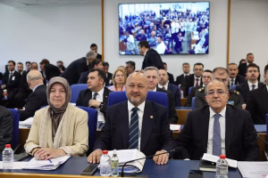 Emekliye zam, paşalara terfi: TBMM’de torba teklif komisyonda görüşüldü. Türkiye