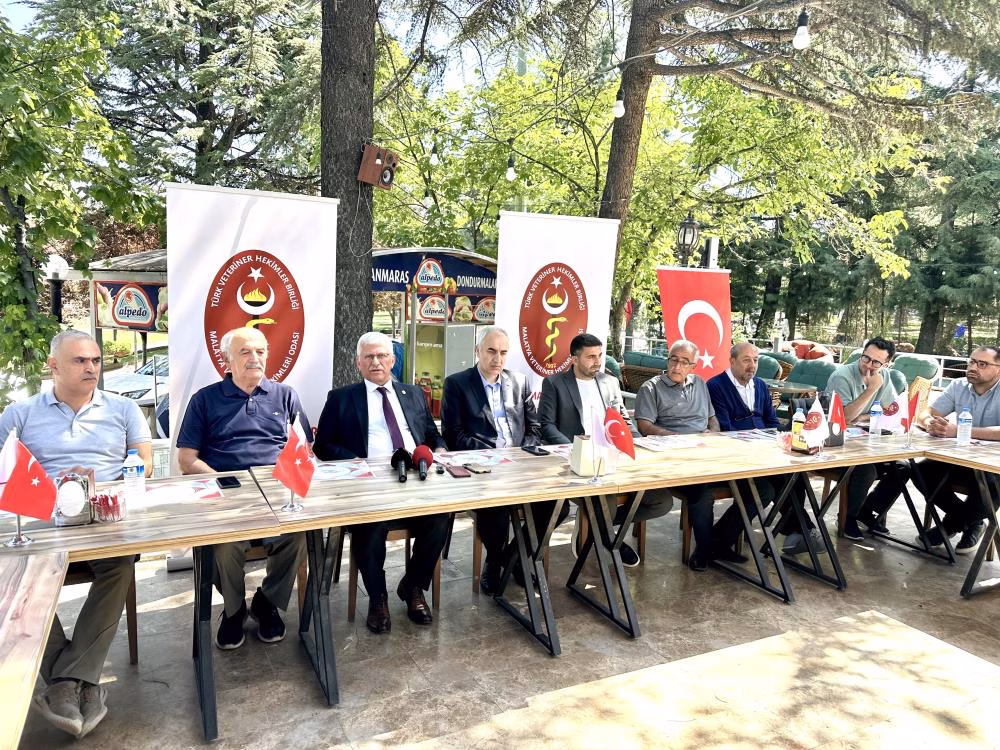 Türk Veteriner Hekimleri Birliği (TVHB) Merkez Konseyi Başkanı Ali Eroğlu,