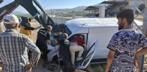 Akçadağ’da Freni Boşalan Araç Aydınlatma Direğine Çarptı: 1 Yaralı Malatya’nın