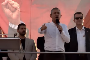 CHP Genel Başkanı Özgür Özel, Malatya’daki Hukuk Adaletsizliğine Tepki Gösterdi: