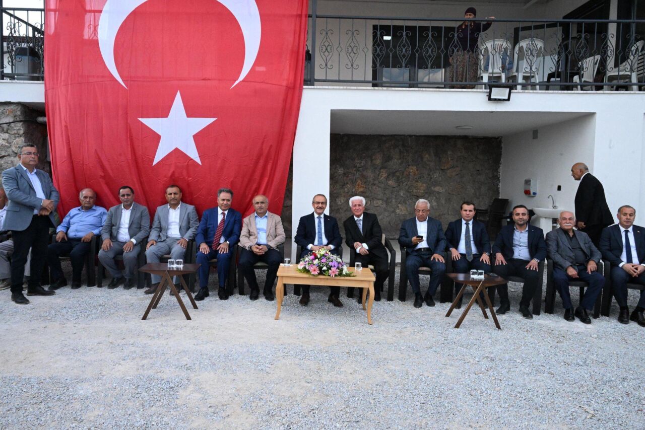 Malatya KömeKavak’ta Cem Evi Açıldı Malatya’nın Akçadağ ilçesi Kömekavak Mahallesi’nde, Büber ailesi tarafından yaptırılan Sultan-Hasan