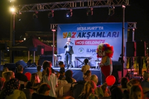 Yeşilyurt Belediyesi tarafından 100.Yıl Kent Park’ta düzenlenen ‘Yeşilyurt’ta Yaz Akşamları’