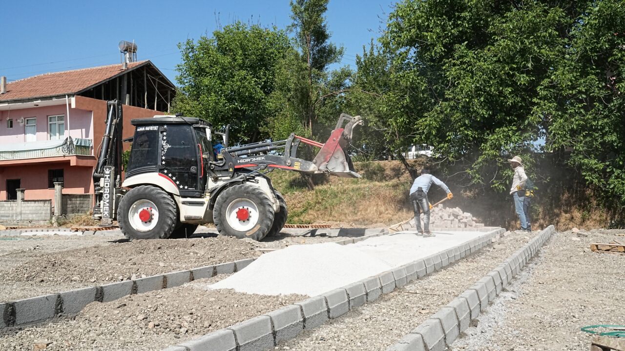 Battalgazi Belediyesi, son 1,5 yılda 75 parkı yenileyip 6 yeni