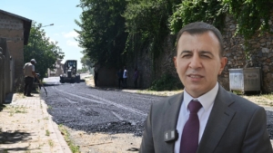 Malatya’nın Pütürge ilçesinde belediye ekipleri, mahallelerde çevre düzenleme ve yol