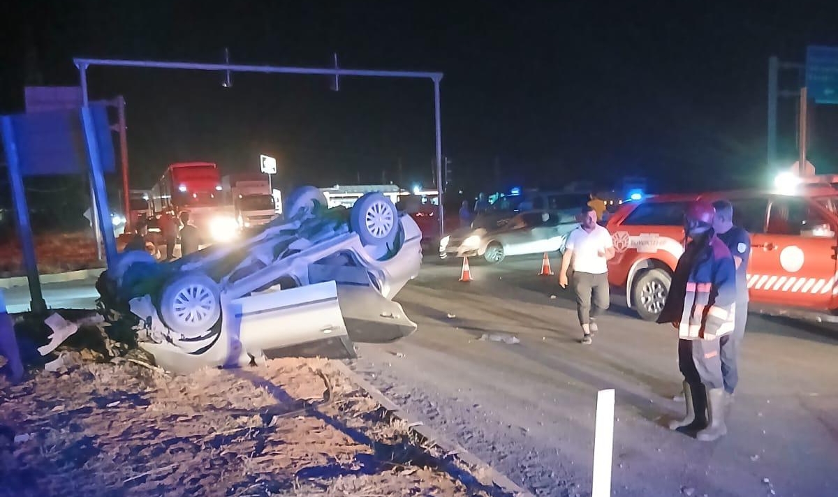 Malatya-Sivas karayolu Kendirli mevkiinde meydana gelen trafik kazasında 5 kişi