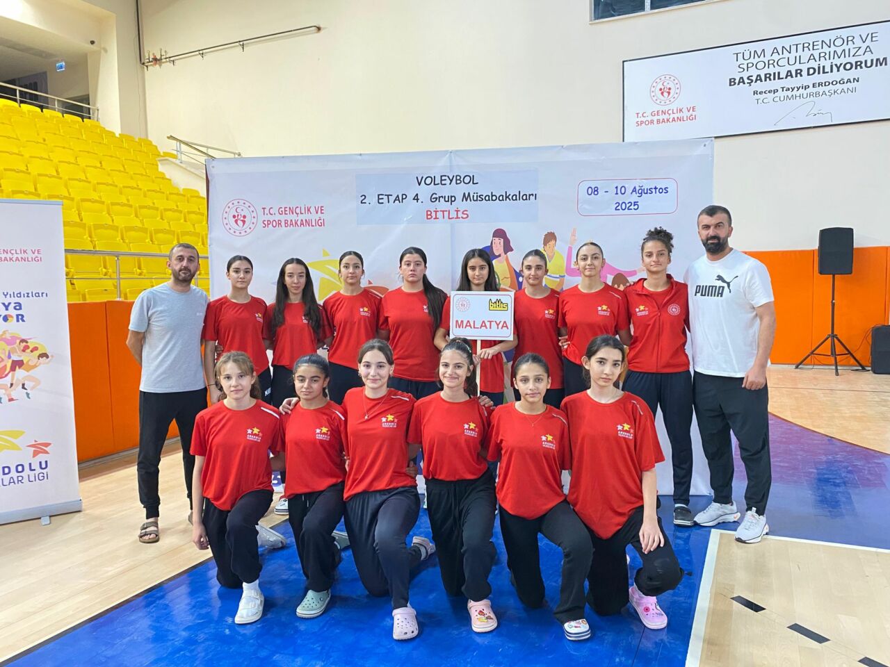 Bitlis’te Namağlup ŞampiyonlukAnadolu Yıldızlar Ligi (ANALİG) Kadın Voleybol Yarı Final