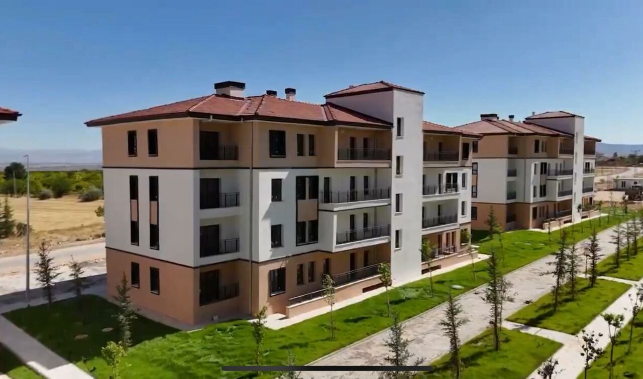 Malatya’nın Yazıhan ilçesinde inşaatı tamamlanan 87 adet deprem konutunun hak