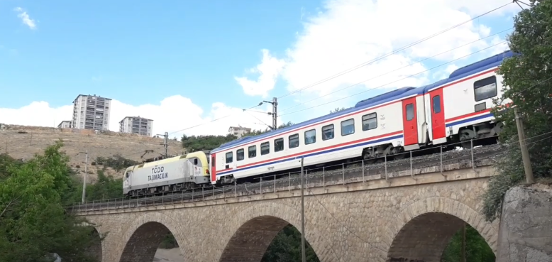 Kahramanmaraş merkezli 6 Şubat depremlerinde ağır hasar alan Narlı-Malatya tren