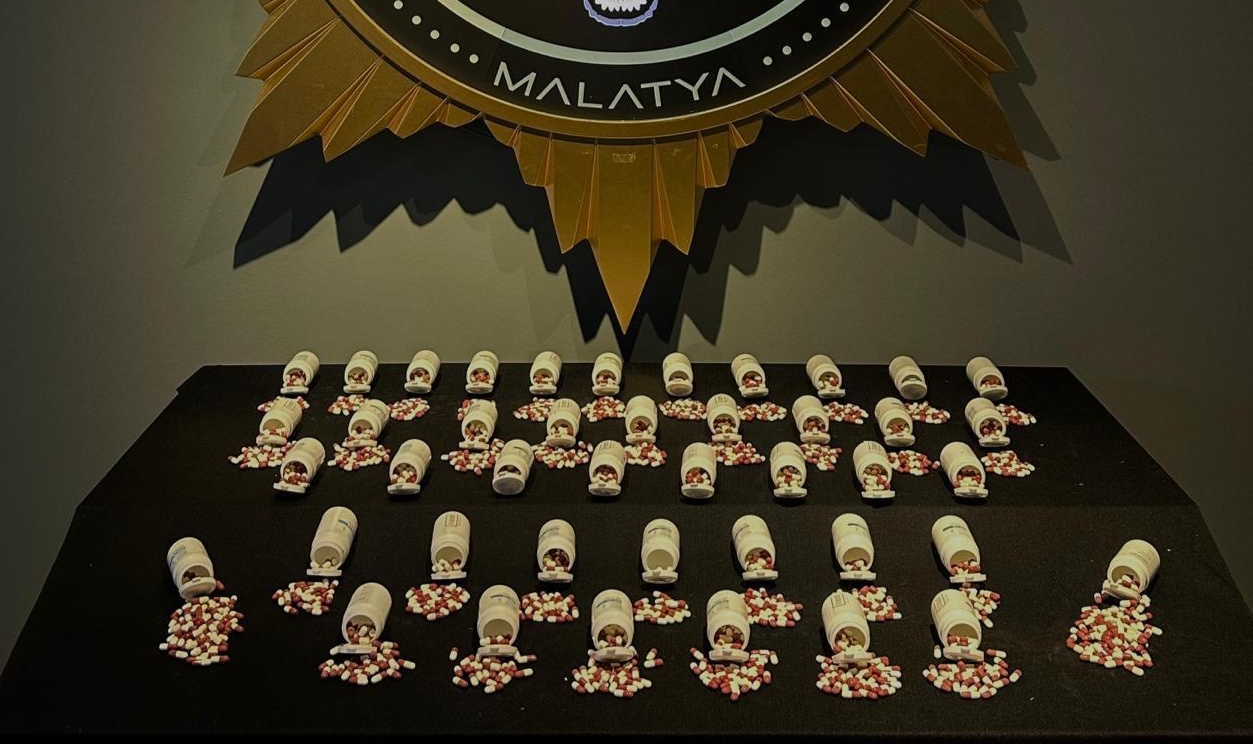 Malatya’da Narkotik Suçlarla Mücadele Şube Müdürlüğü ekiplerince sokak satıcılarına yönelik