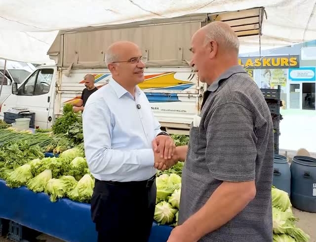 Başkan Sami Er, Pazartesi Pazarı’nda Vatandaş ve Esnafla Buluştu Malatya