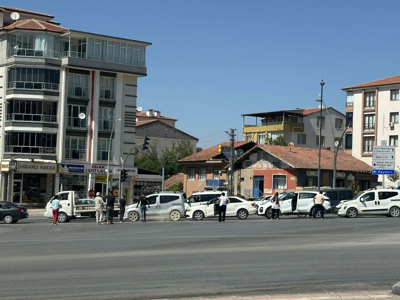 Malatya’da Tecde Yolu Üzerinde Zincirleme Kaza: 7 Araç Birbirine Girdi