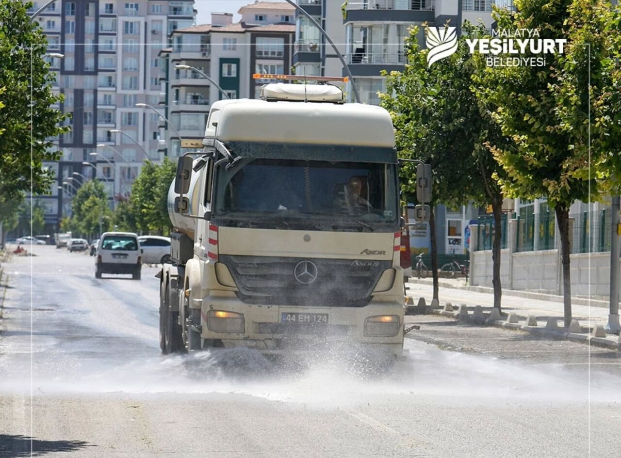 Malatya Yeşilyurt’ta Temizlik ve Peyzaj Çalışmaları Aralıksız Sürüyor Malatya’nın Yeşilyurt