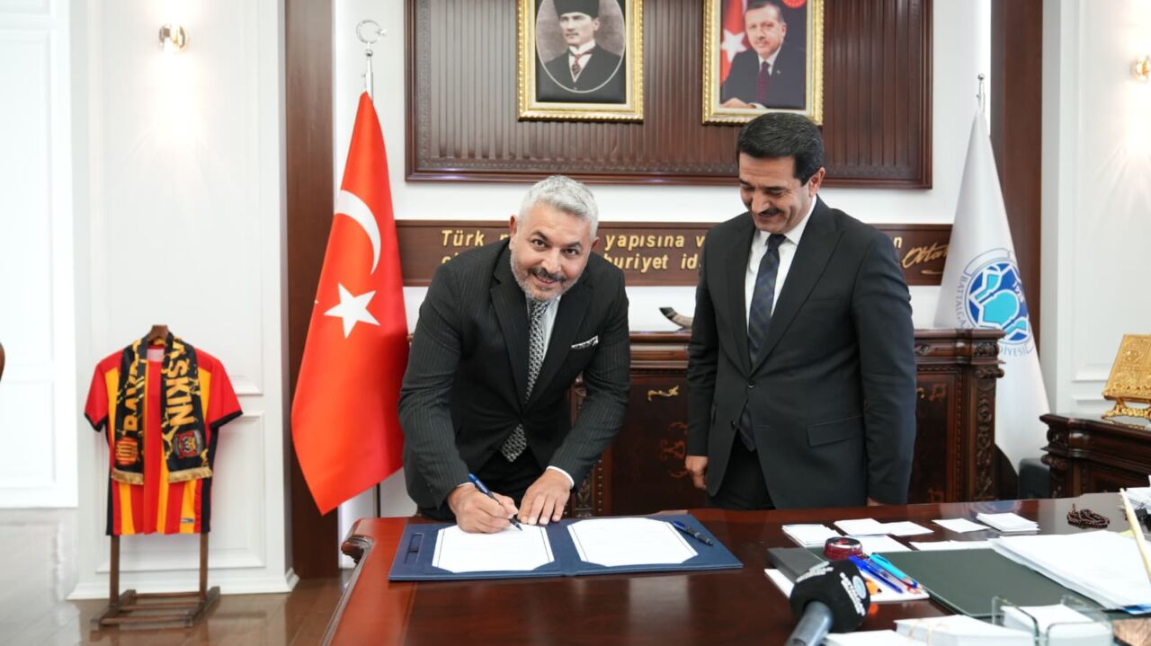 Battalgazi Belediye Başkanı Bayram Taşkın, başlattığı her mahalleye bir taziye