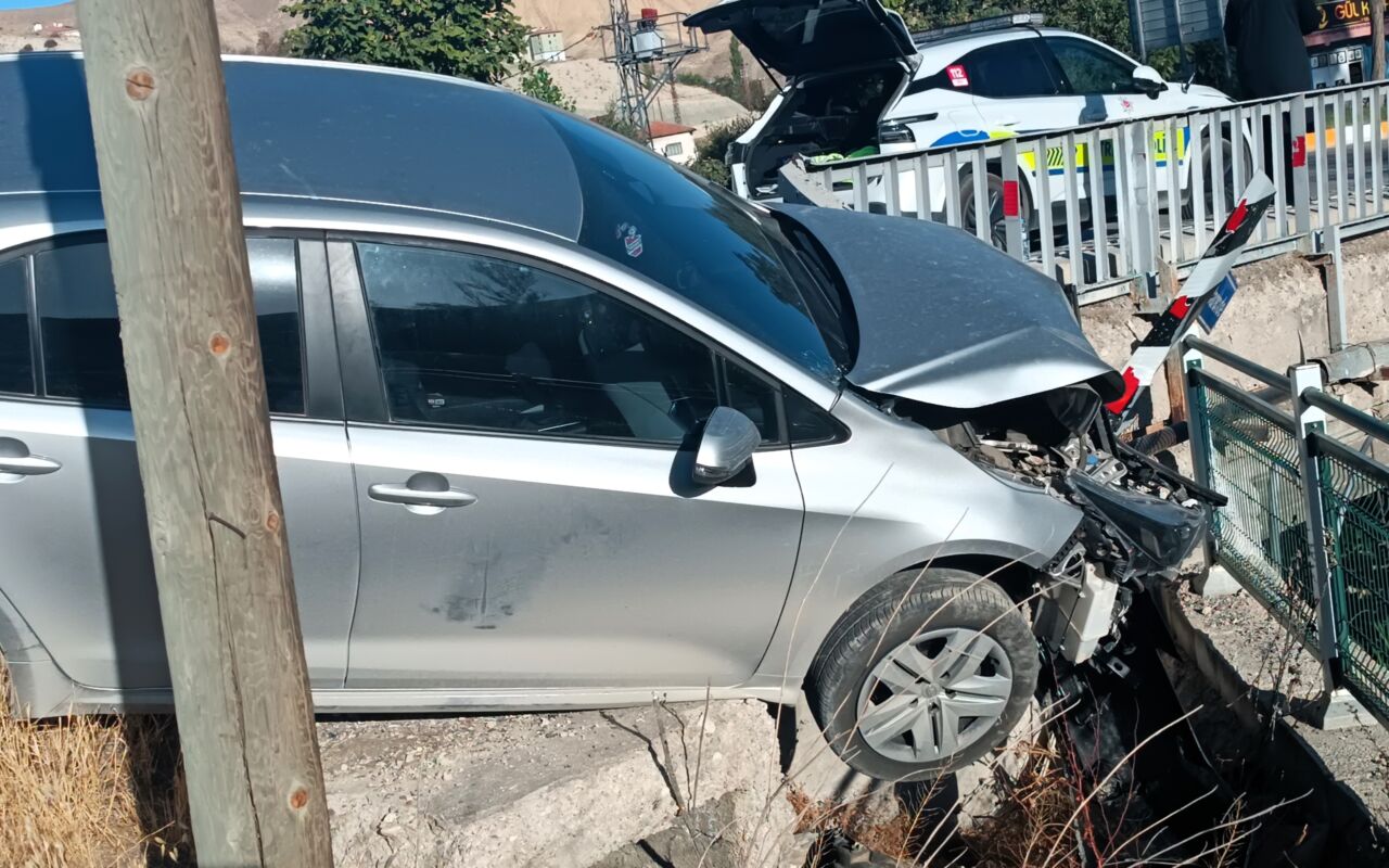 Malatya-Kayseri Karayolu Darende Somuncubaba Bulvarı’nda Aşırı Hız Nedeniyle Kontrolden Çıkan