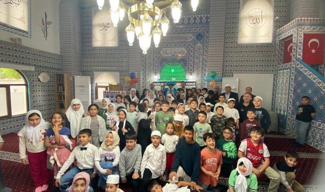 Malatya’nın Yeşilyurt ilçesinde düzenlenen 7-10 Yaş Kur’an Kursu Kapanış Programı