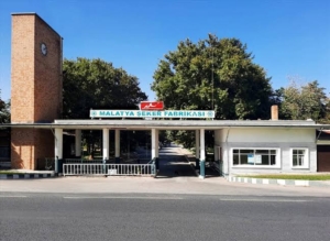 Malatya Şeker Fabrikası’nda elektrik trafosunda yangın çıktı. Yangını fark eden