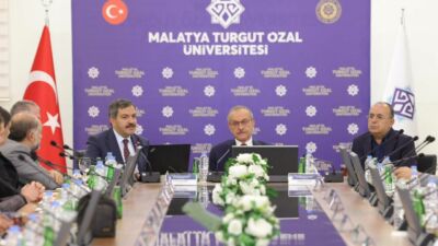 Turgut Özal Üniversitesi Danışma Kurulu Toplantısı Gerçekleştirildi Malatya Turgut Özal Üniversitesi’nin gelişim sürecine katkı sunmak, stratejik hedeflere